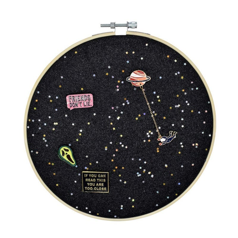 Winmany Wall Hanging Brooch Jewelry Storage Display Stand Enamel Pin Display Holder Earrings Necklace Glitter Pin Display Board with stars, Pin Collection Display, Canvas/leather Embroidery Hoop (Black) - Image 3